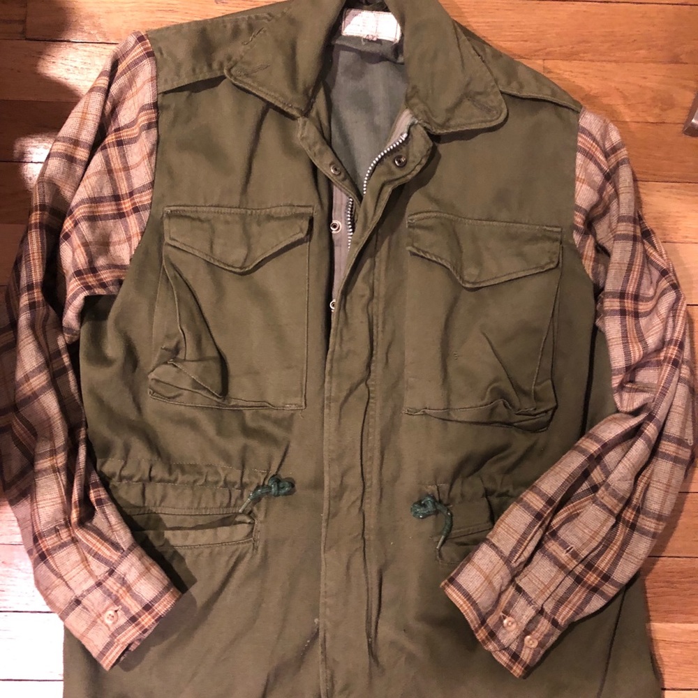 Vintage army jacket with flannel sleeves
